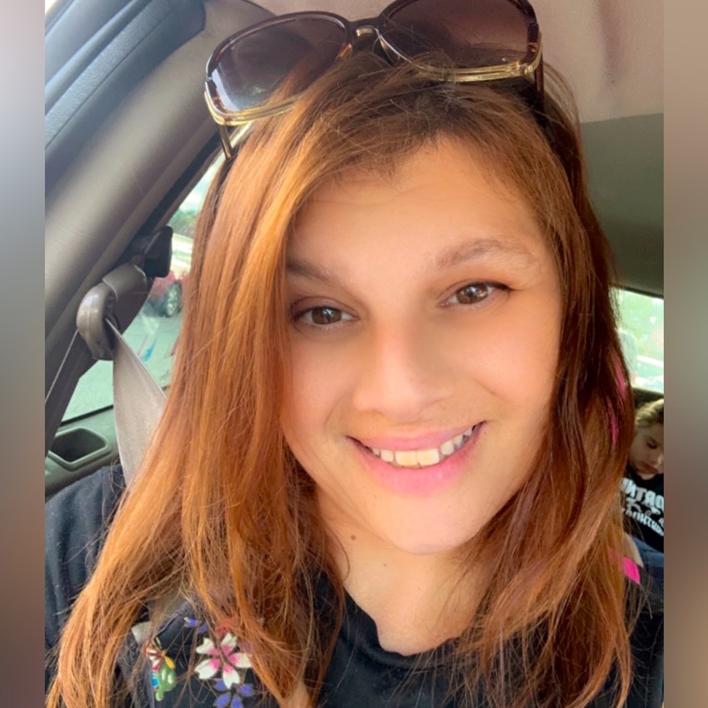 Meet your Posher, Ismaralda